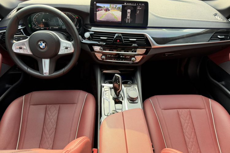 Used BMW 5 Series 2022 Second Facelift 525Li M Sport Package Interior 1