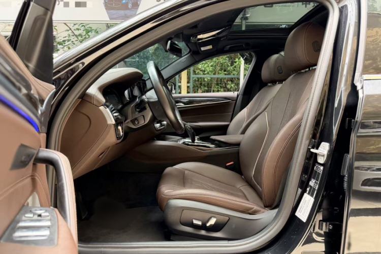 Used BMW 5 Series 2022 Restyled 525Li M Sport Package Interior 1