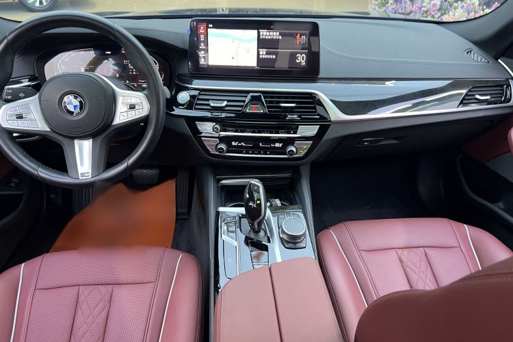 Used BMW 5 Series 2022 Second Facelift 525Li M Sport Package Interior 1