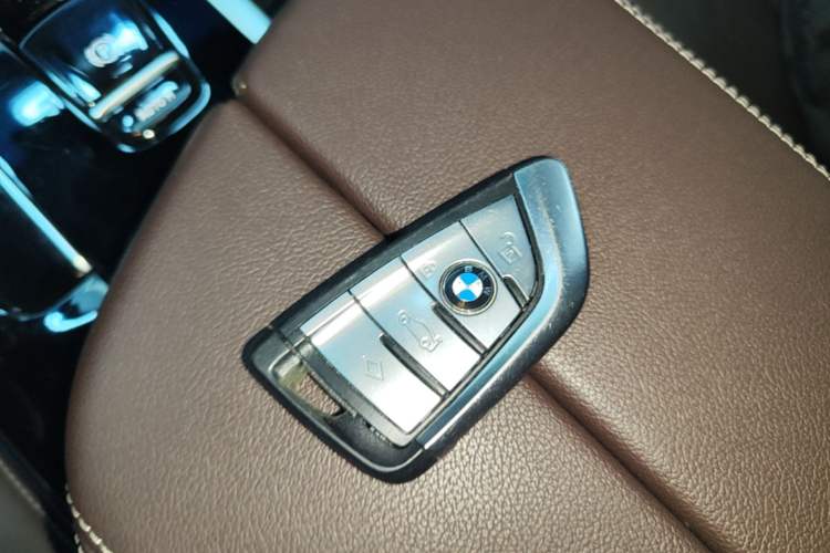 Used BMW 5 Series 2022 Second Facelift 525Li M Sport Package Interior 1