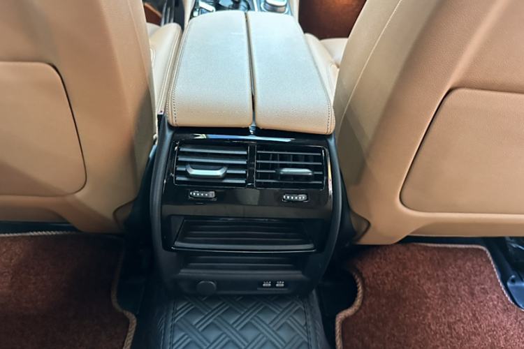 Used BMW 5 Series 2022 Updated 530i M Sport Package Interior 10
