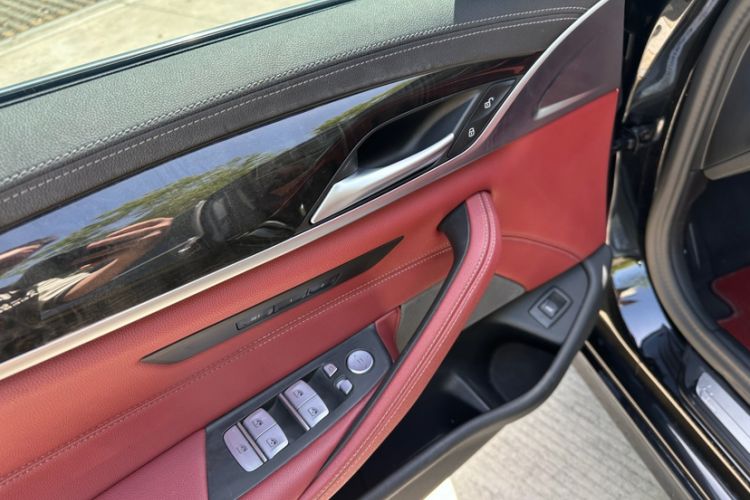 Used BMW 5 Series 2022 Second Facelift 525Li Luxury Package Interior 10