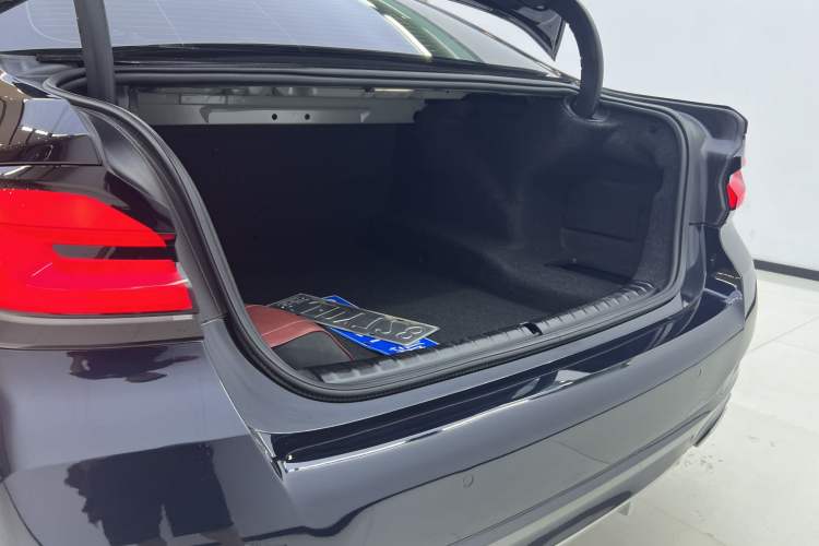 Used BMW 5 Series 2022 530Li Leading Model M Sport Package Interior 10