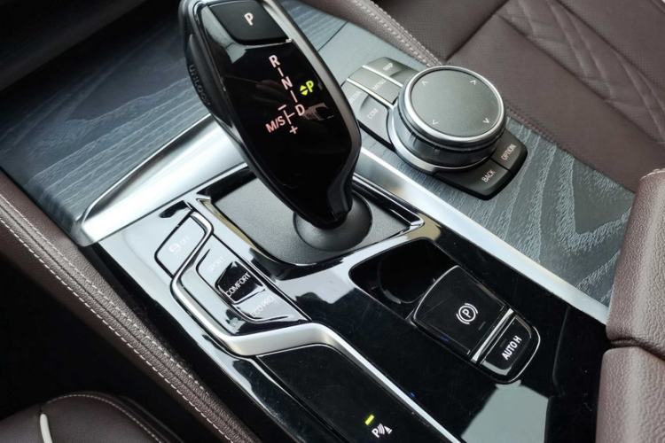 Used BMW 5 Series 2022 Restyled 530Li Leading Edition M Sport Package Interior 10