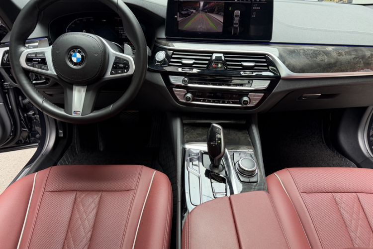 Used BMW 5 Series 2022 530Li Leading Model M Sport Package Interior 10