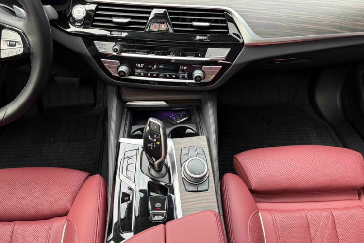 Used BMW 5 Series 2022 Second Facelift 530Li Executive Luxury Package Interior 11