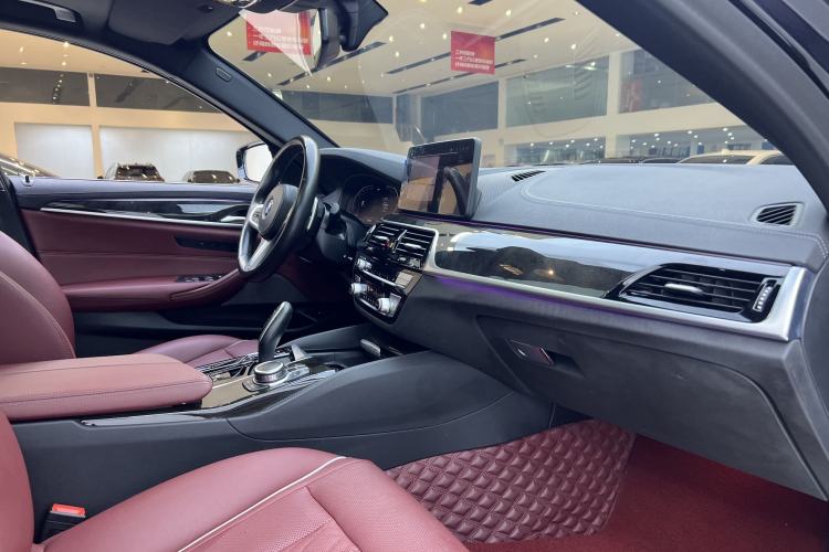 Used BMW 5 Series 2022 530Li Leading Model M Sport Package Interior 11