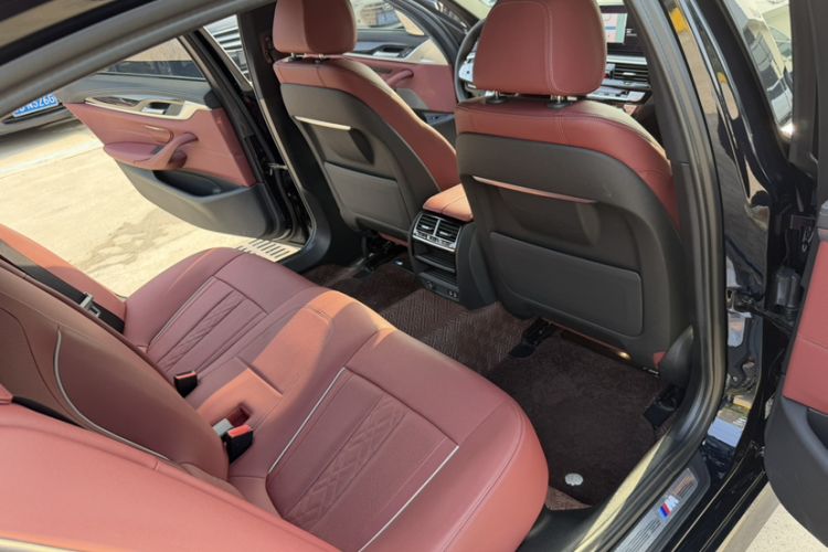 Used BMW 5 Series 2022 Second Facelift 525Li M Sport Package Interior 11