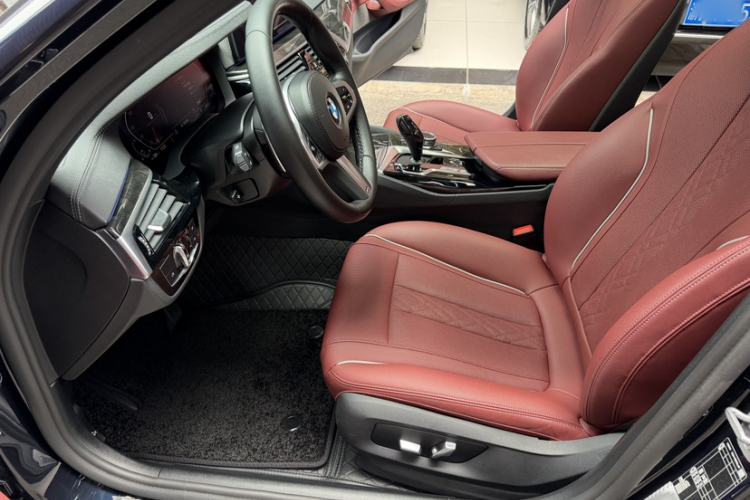Used BMW 5 Series 2022 530Li Leading Model M Sport Package Interior 11