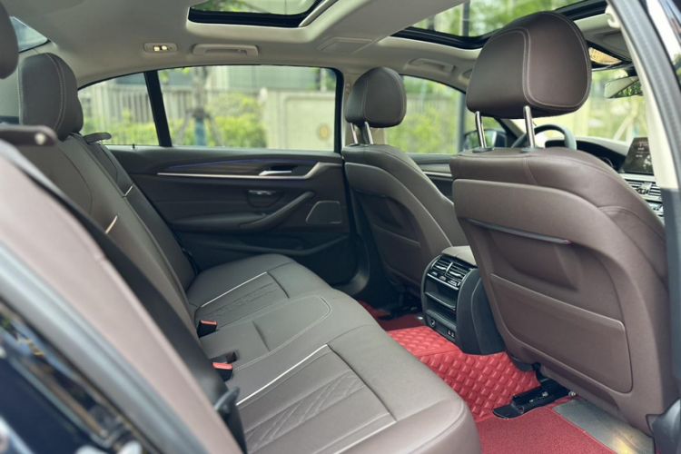 Used BMW 5 Series 2022 Updated 530Li Leading Edition Luxury Package Interior 12