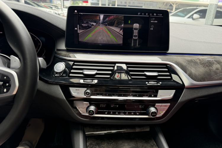 Used BMW 5 Series 2022 530Li Leading Model M Sport Package Interior 12
