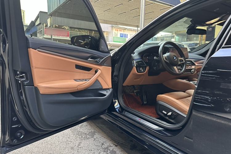 Used BMW 5 Series 2022 Updated 530i M Sport Package Interior 13