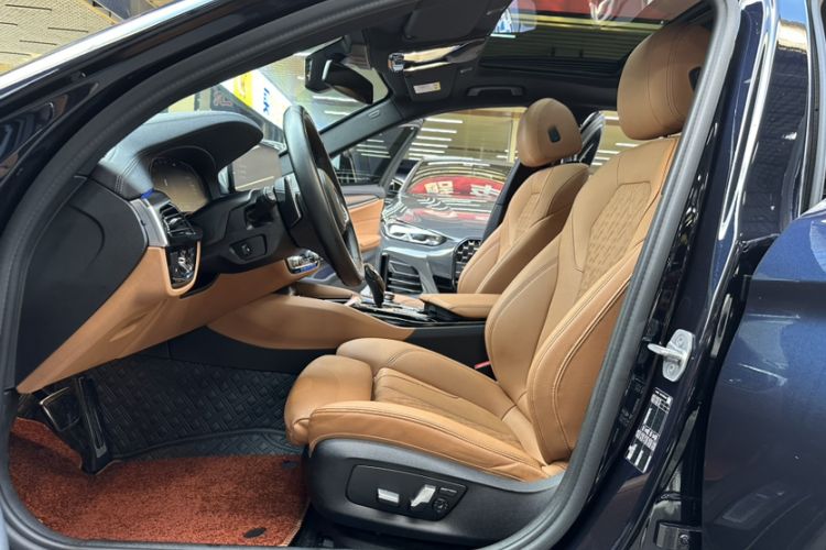 Used BMW 5 Series 2022 Updated 530i M Sport Package Interior 14