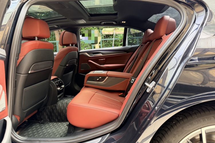 Used BMW 5 Series 2022 Revised Version 3 530Li Luxury Edition M Sport Package Interior 2