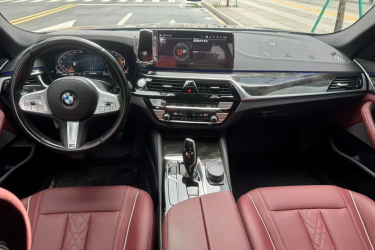 Used BMW 5 Series 2022 Second Facelift 525Li M Sport Package Interior 2