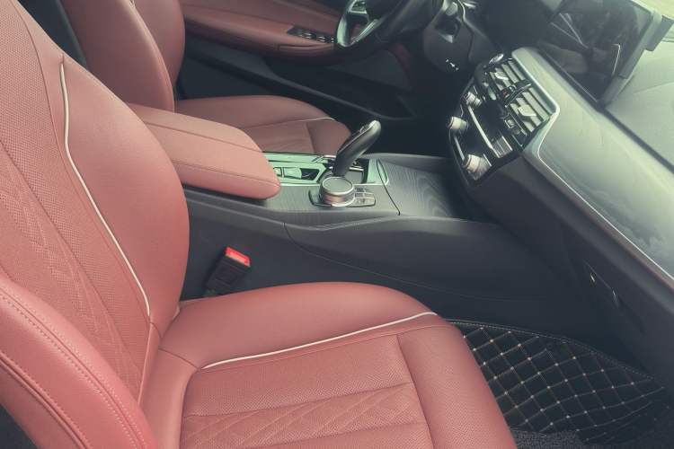 Used BMW 5 Series 2022 Second Facelift 530Li Leading Edition M Sport Package Interior 2