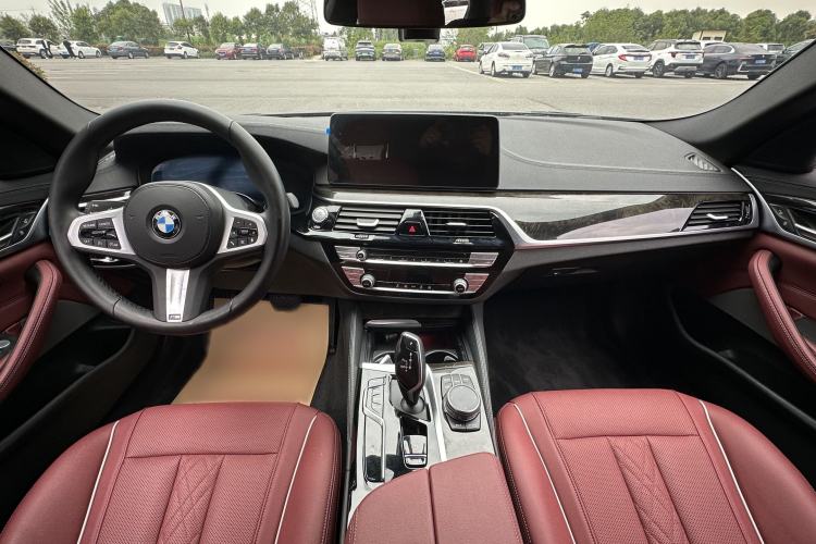 Used BMW 5 Series 2022 Second Facelift 525Li M Sport Package Interior 2