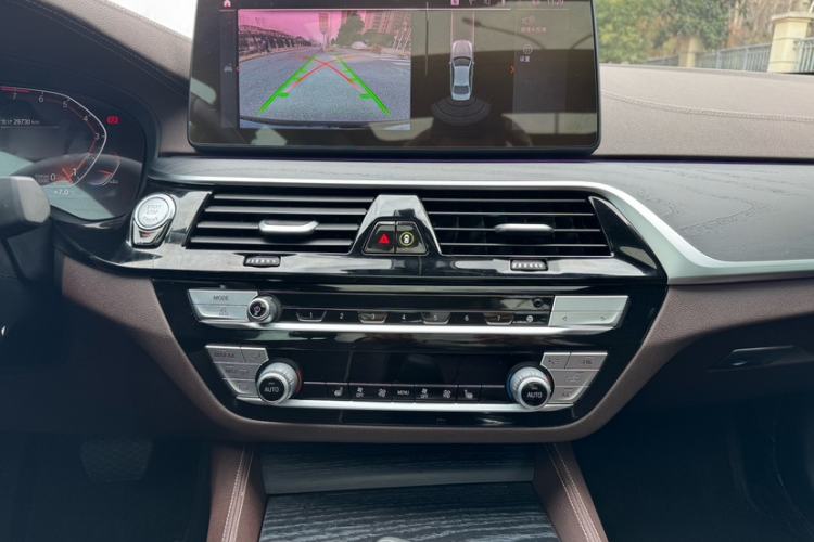Used BMW 5 Series 2022 Second Facelift 530Li Leading Edition M Sport Package Interior 2