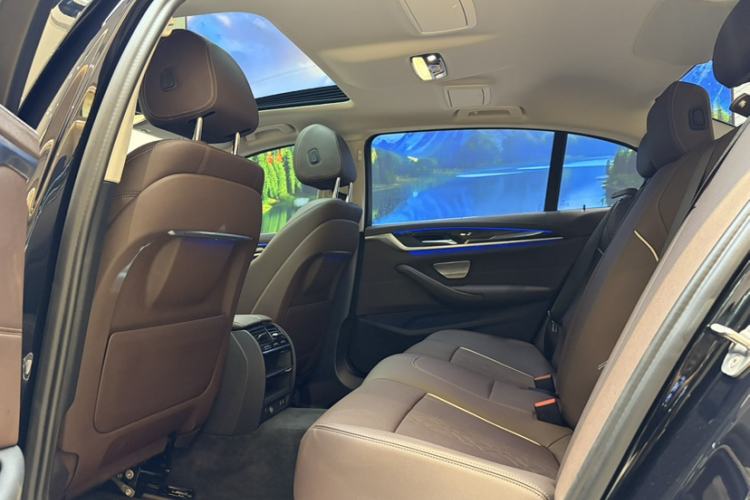 Used BMW 5 Series 2022 Restyled 525Li Luxury Package Interior 2