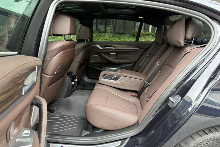 Used BMW 5 Series 2022 Second Facelift 530Li Luxury Version M Sport Package Interior 2