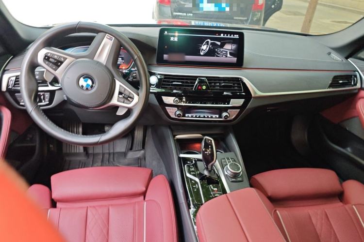 Used BMW 5 Series 2022 Second Facelift 530Li Luxury Version M Sport Package Interior 2