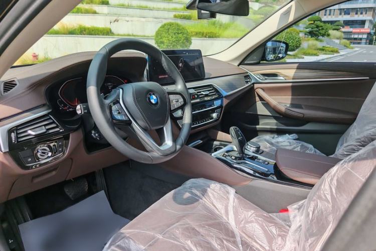Used BMW 5 Series 2022 Updated 530Li Leading Edition Luxury Package Interior 2