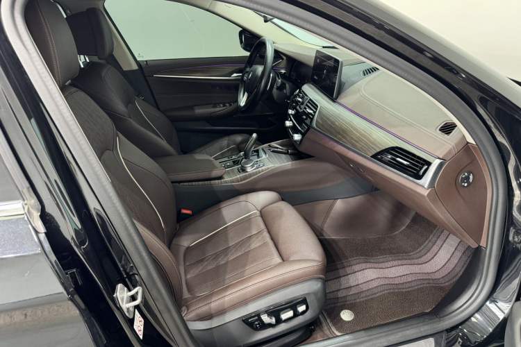 Used BMW 5 Series 2022 Second Facelift 530Li Luxury Edition Premium Package Interior 2