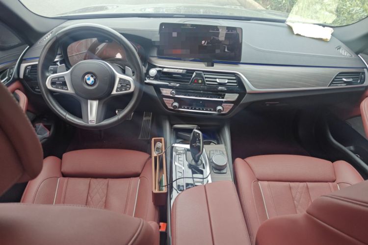 Used BMW 5 Series 2022 Second Facelift 530Li Luxury Version M Sport Package Interior 2