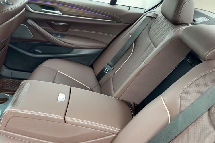 Used BMW 5 Series 2022 530Li Leading Luxury Package Interior 2