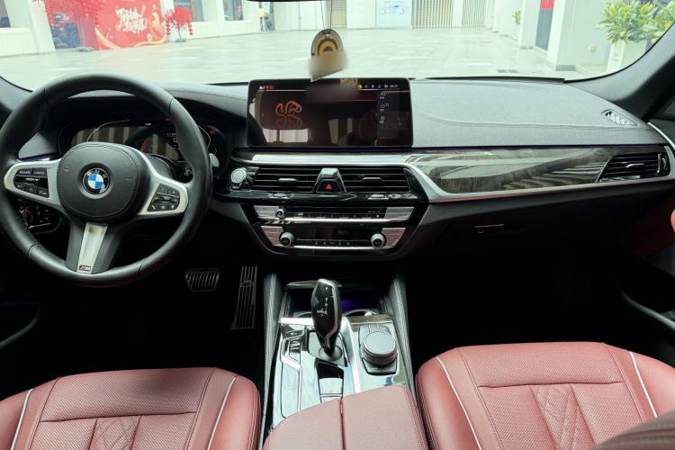 Used BMW 5 Series 2022 Restyled 525Li M Sport Package Interior 2