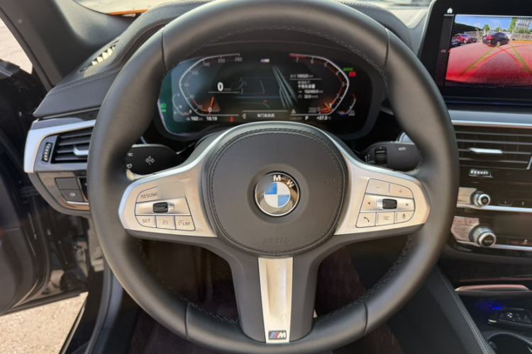 Used BMW 5 Series 2022 Second Facelift 525Li M Sport Package Interior 2