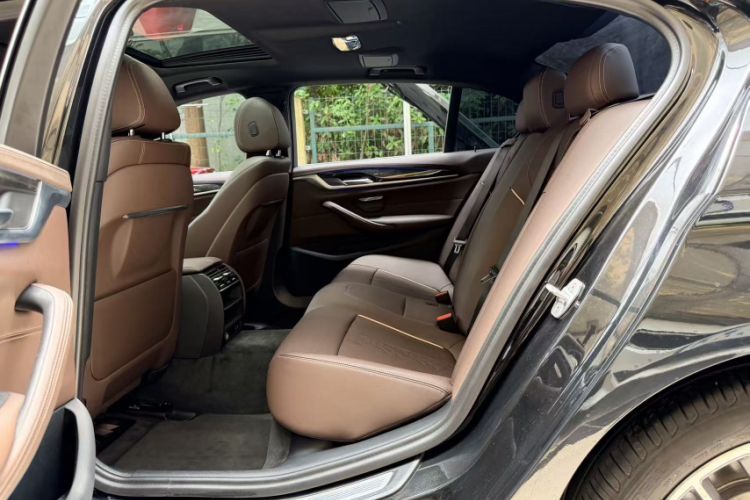 Used BMW 5 Series 2022 Restyled 525Li M Sport Package Interior 2