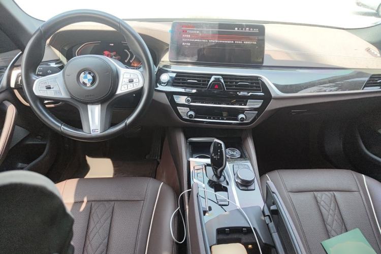 Used BMW 5 Series 2022 Second Facelift 525Li M Sport Package Interior 2
