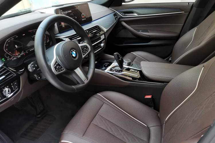 Used BMW 5 Series 2022 Restyled 530Li Leading Edition M Sport Package Interior 2