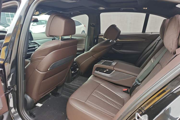 Used BMW 5 Series 2022 Second Facelift 530Li Luxury Version M Sport Package Interior 3