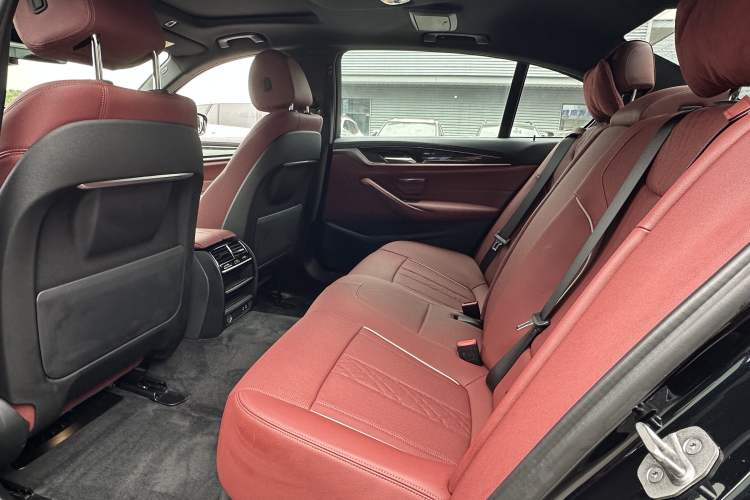 Used BMW 5 Series 2022 Second Facelift 525Li M Sport Package Interior 3