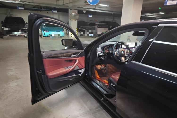 Used BMW 5 Series 2022 Restyled 525Li Luxury Package Interior 3