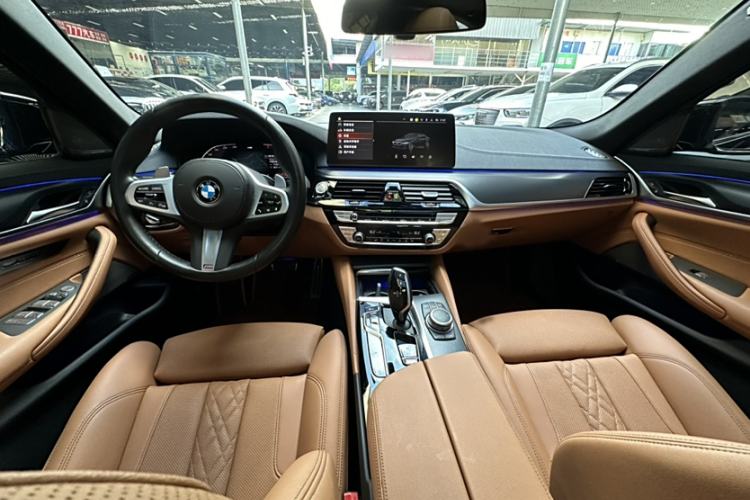 Used BMW 5 Series 2022 Updated 530i M Sport Package Interior 3