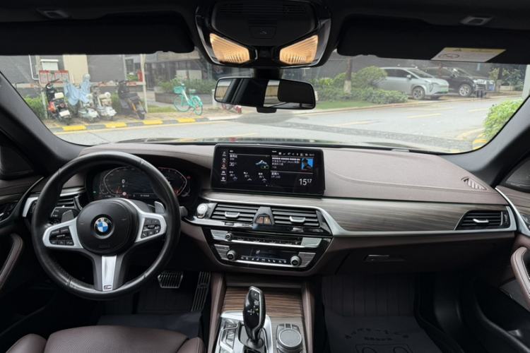 Used BMW 5 Series 2022 Second Facelift 530Li Luxury Version M Sport Package Interior 3