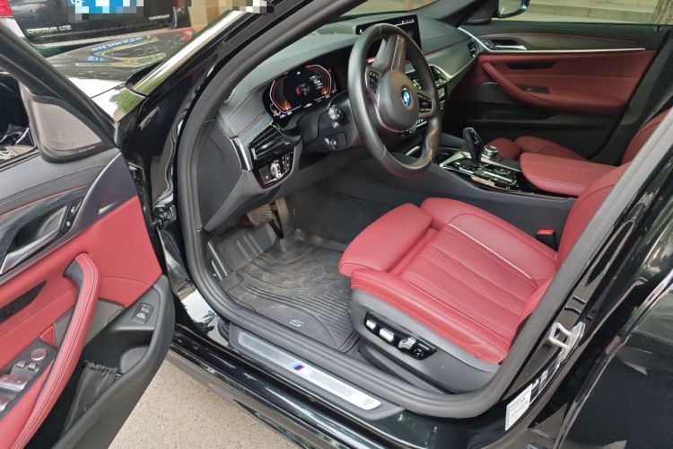 Used BMW 5 Series 2022 Second Facelift 530Li Luxury Version M Sport Package Interior 3