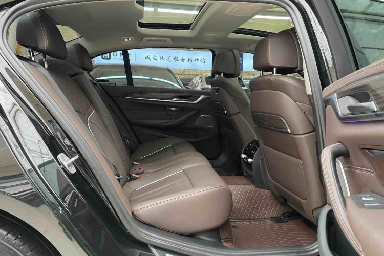 Used BMW 5 Series 2022 Second Facelift 530Li Luxury Edition Premium Package Interior 3