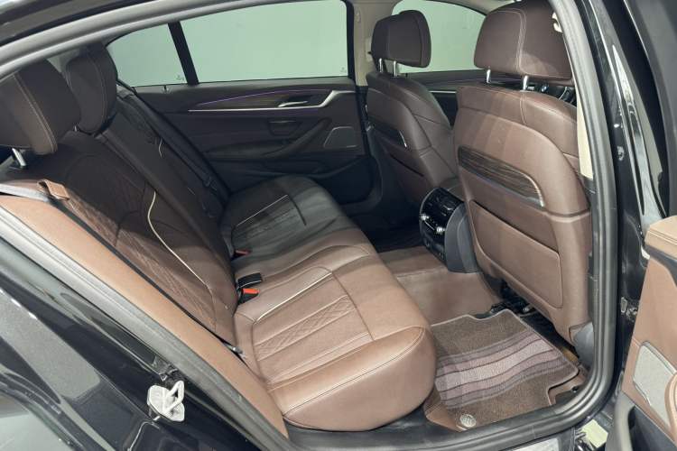 Used BMW 5 Series 2022 Second Facelift 530Li Luxury Edition Premium Package Interior 3
