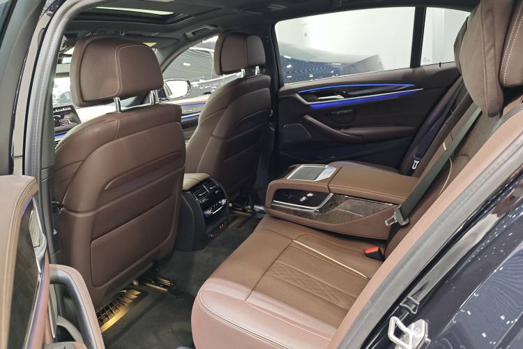 Used BMW 5 Series 2022 Second Facelift 530Li Luxury Version M Sport Package Interior 3