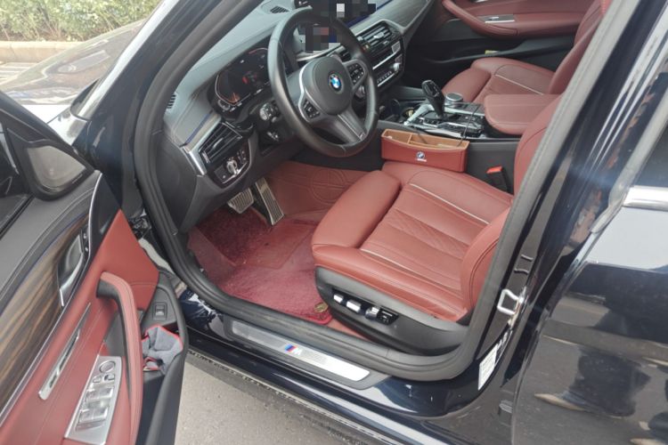Used BMW 5 Series 2022 Second Facelift 530Li Luxury Version M Sport Package Interior 3