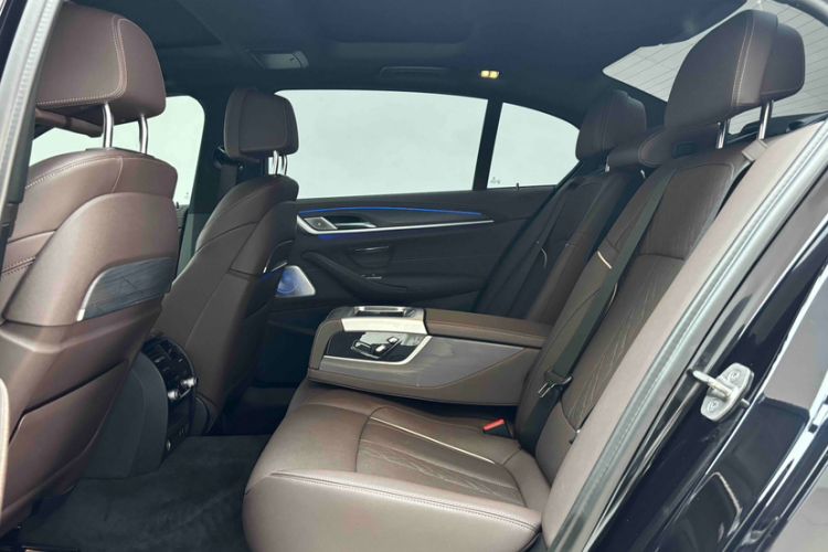 Used BMW 5 Series 2022 530Li Luxury Edition M Sport Package Interior 3