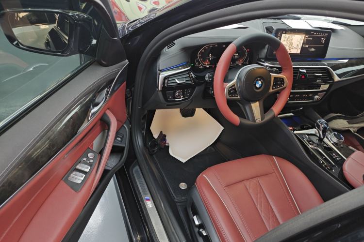 Used BMW 5 Series 2022 Restyled 525Li M Sport Package Interior 3