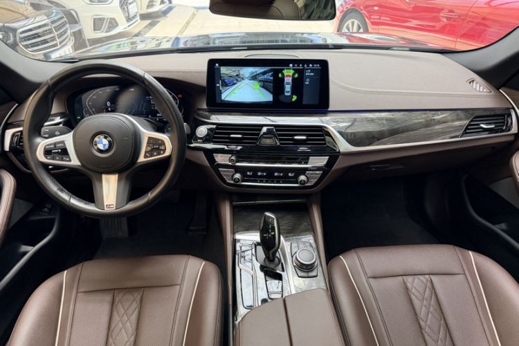Used BMW 5 Series 2022 Restyled 525Li M Sport Package Interior 3