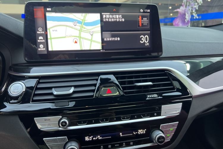 Used BMW 5 Series 2022 Second Facelift 525Li M Sport Package Interior 3