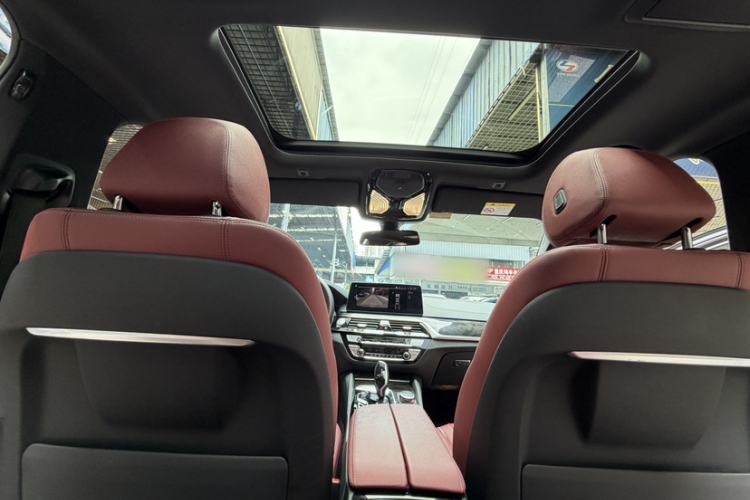 Used BMW 5 Series 2022 530Li Leading Model M Sport Package Interior 3