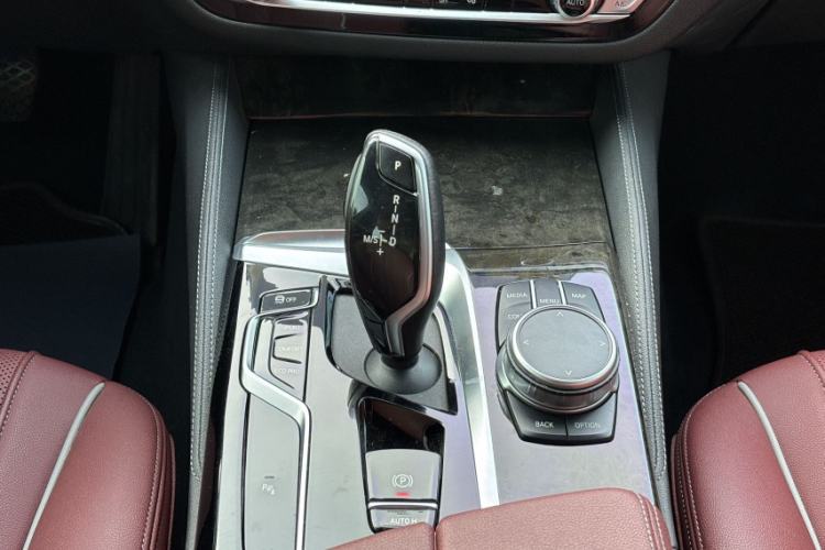 Used BMW 5 Series 2022 Restyled 525Li M Sport Package Interior 4
